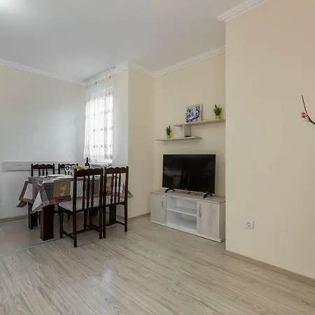 1bdr With Kitchen In Vip Zone Ch Апартамент *